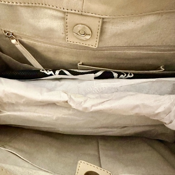 VINCE CAMUTO QUILTED TOTE “VISHO-TO” Style FIREFALL - Picture 9 of 15